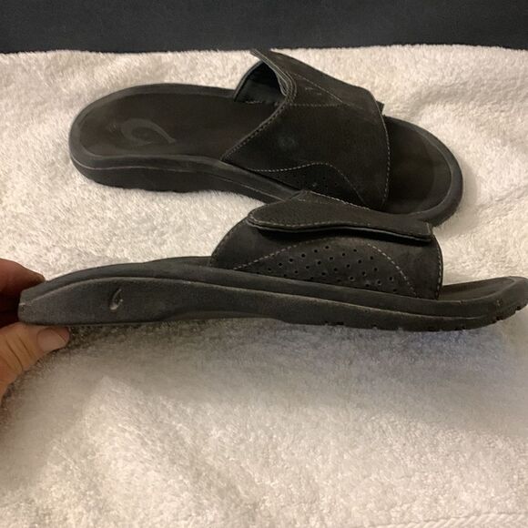 Olukia, sandals “NALU SLIDE”, size 9,  Velcro adjustable fronts, great condition - Picture 2 of 7